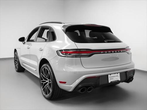 2025 Porsche Macan Base