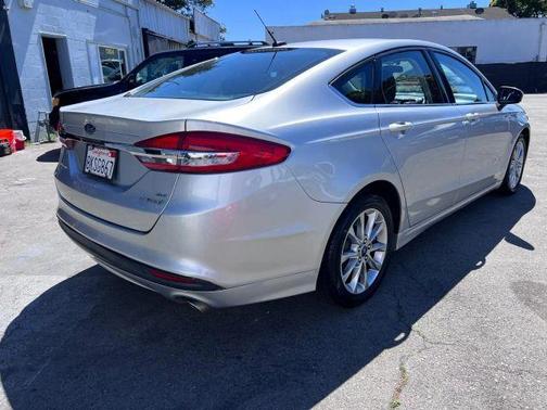 2017 Ford Fusion Hybrid SE