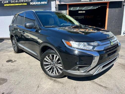 Black 2020 Mitsubishi Outlander ES