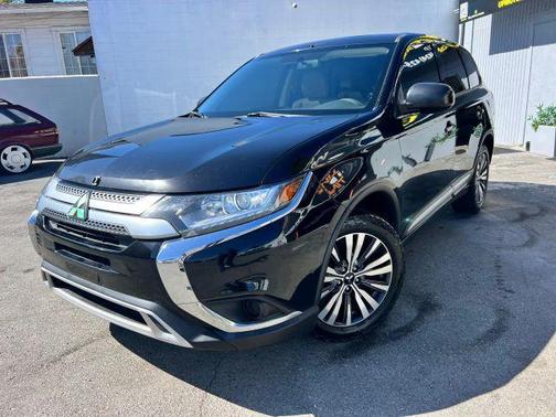 Black 2020 Mitsubishi Outlander ES