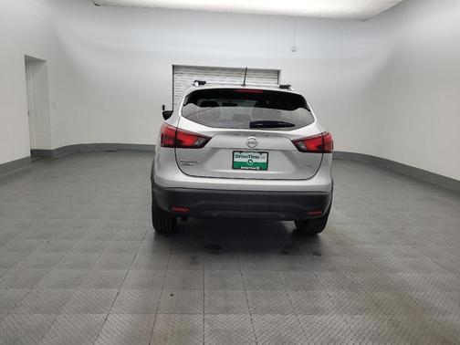 Brilliant Silver 2017 Nissan Rogue Sport SL