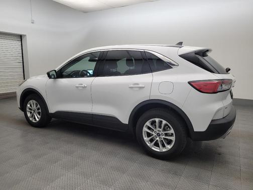 White 2022 Ford Escape SE