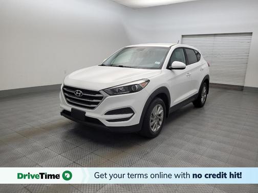 Dazzling White 2017 Hyundai TUCSON SE