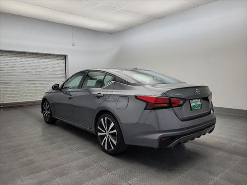 2022 Nissan Altima SR FWD