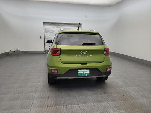 Green Apple 2024 Hyundai VENUE SEL