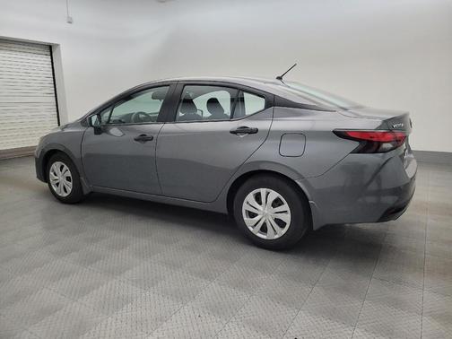 Gun Metallic 2025 Nissan Versa 1.6 S