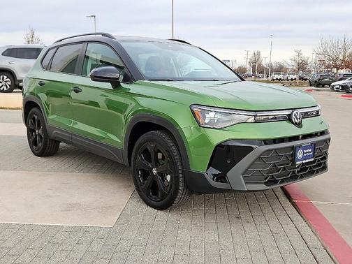 2025 Volkswagen Taos 1.5T SE Black