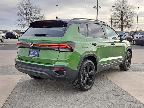 2025 Volkswagen Taos 1.5T SE Black