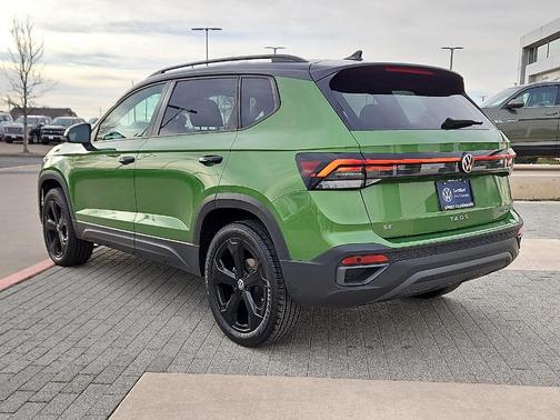 2025 Volkswagen Taos 1.5T SE Black