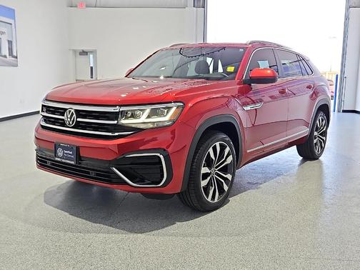 Aurora Red Metallic 2022 Volkswagen Atlas Cross Sport 3.6 V6 SEL R-Line