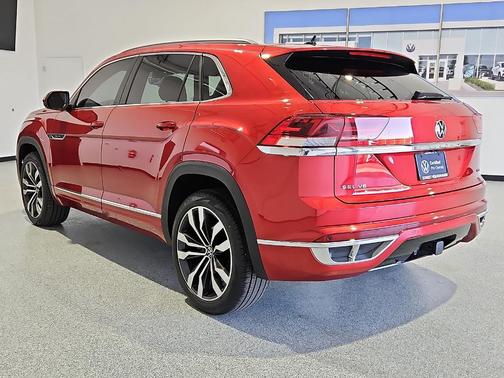Aurora Red Metallic 2022 Volkswagen Atlas Cross Sport 3.6 V6 SEL R-Line