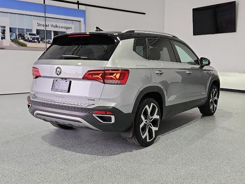 Pyrite Silver 2023 Volkswagen Taos 1.5T SEL