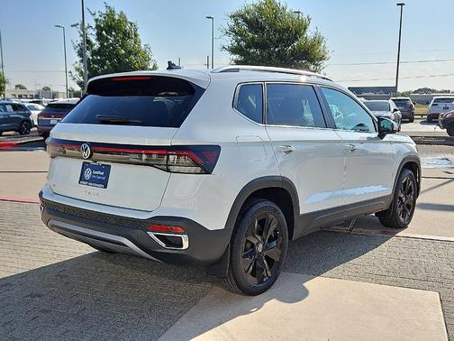 2025 Volkswagen Taos 1.5T SE