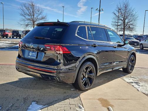 2023 Volkswagen Tiguan 2.0T SE R-Line Black