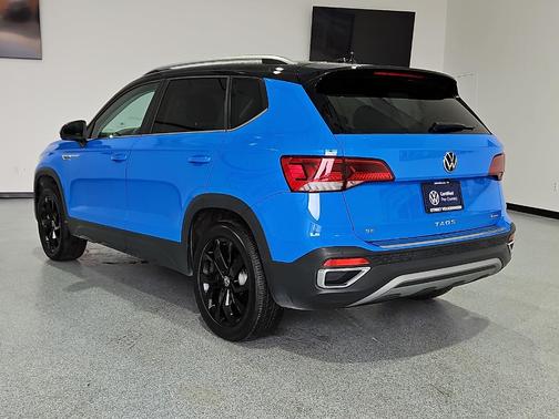 Cornflower Blue 2023 Volkswagen Taos 1.5T SE