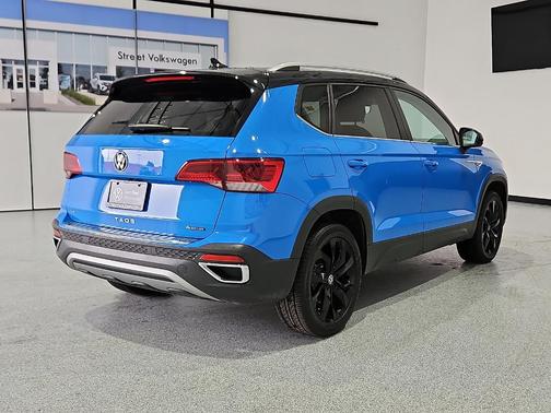 Cornflower Blue 2023 Volkswagen Taos 1.5T SE