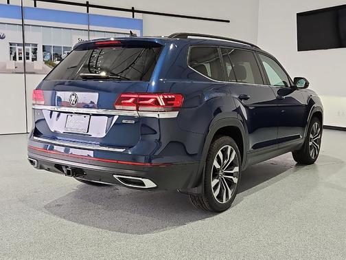 Tourmaline Blue Metallic 2022 Volkswagen Atlas 3.6 SE w/ Technology