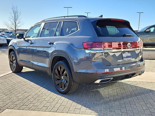 2025 Volkswagen Atlas 2.0T SE w/ Technology