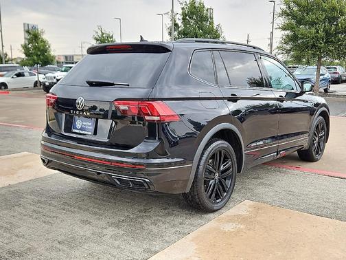 2022 Volkswagen Tiguan 2.0T SE R-Line Black