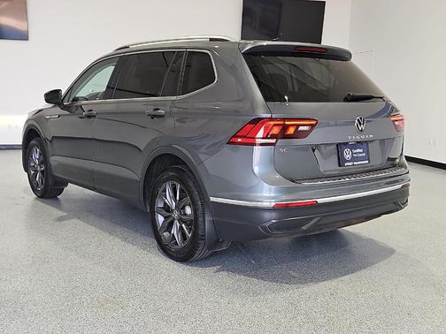 Platinum Gray Metallic 2023 Volkswagen Tiguan 2.0T SE