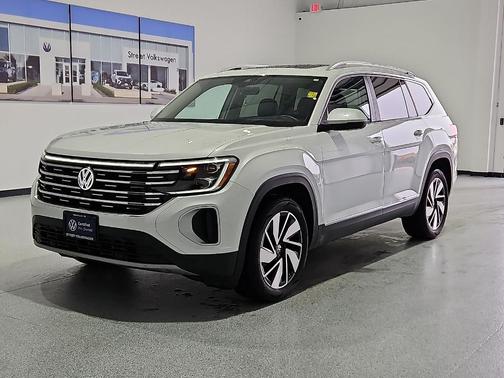 Opal White Pearl Effect 2024 Volkswagen Atlas 2.0T SEL