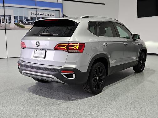 Pyrite Silver Metallic 2023 Volkswagen Taos 1.5T SE