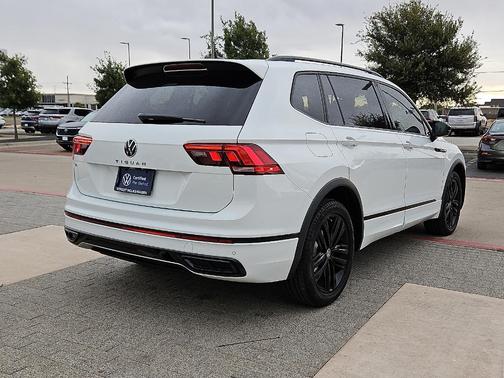 2022 Volkswagen Tiguan 2.0T SE R-Line Black