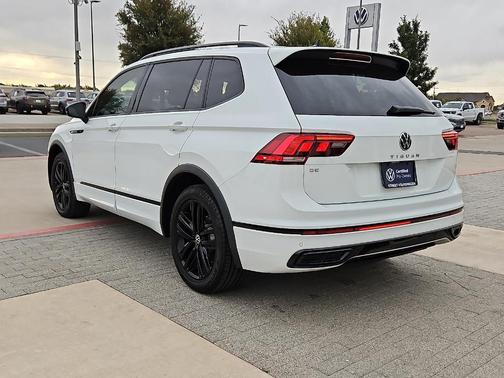 2022 Volkswagen Tiguan 2.0T SE R-Line Black