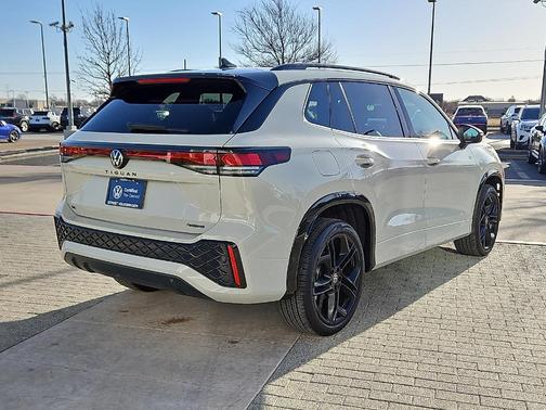 2025 Volkswagen Tiguan 2.0T SE R-Line Black