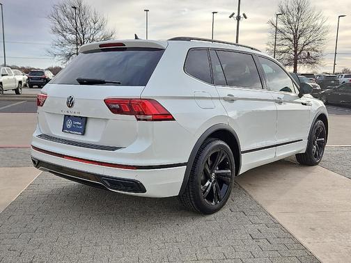 2023 Volkswagen Tiguan 2.0T SE R-Line Black