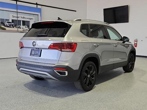 Pyrite Silver Metallic 2023 Volkswagen Taos 1.5T SE