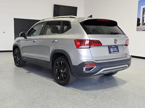 Pyrite Silver Metallic 2023 Volkswagen Taos 1.5T SE