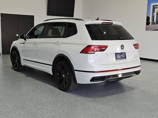 Opal White Pearl Effect 2023 Volkswagen Tiguan 2.0T SE R-Line Black