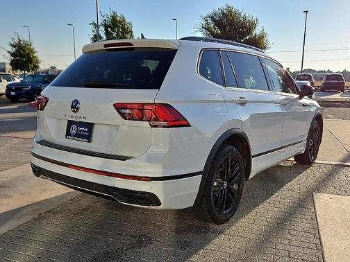 2022 Volkswagen Tiguan 2.0T SE R-Line Black