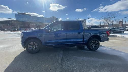 Photo 5 of 45 of 2022 Ford F-150 Lightning LARIAT