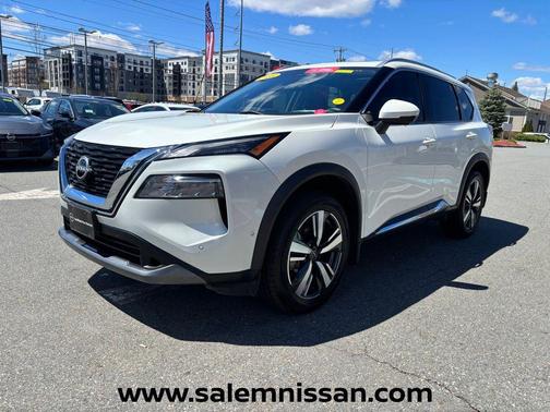 Pearl White Tricoat 2023 Nissan Rogue SL