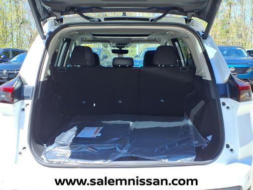 Everest White Pearl Tricoat 2026 Nissan Rogue Dark Armor