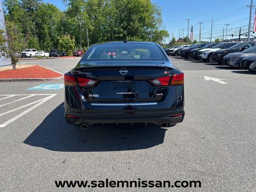 Super Black Clearcoat 2023 Nissan Altima SR Intelligent AWD