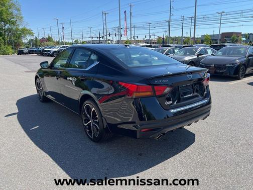 Super Black Clearcoat 2023 Nissan Altima SR Intelligent AWD
