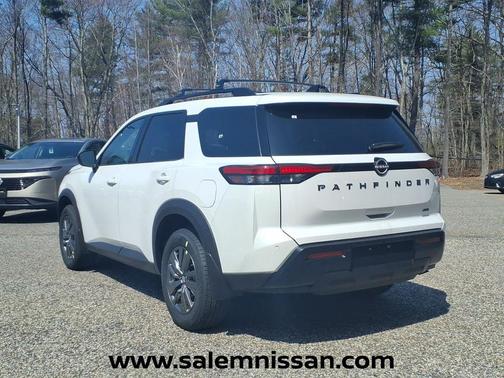Everest White Pearl Tricoat 2026 Nissan Pathfinder SV