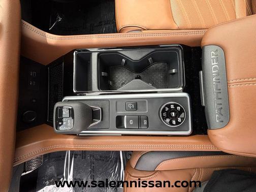 Solid Gray/Super Black 2025 Nissan Pathfinder Platinum 4WD