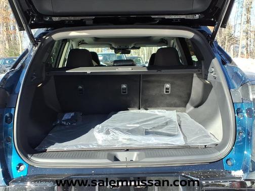 Aurora Blue Pearl Metallic/Super Black 2026 Nissan Murano Platinum