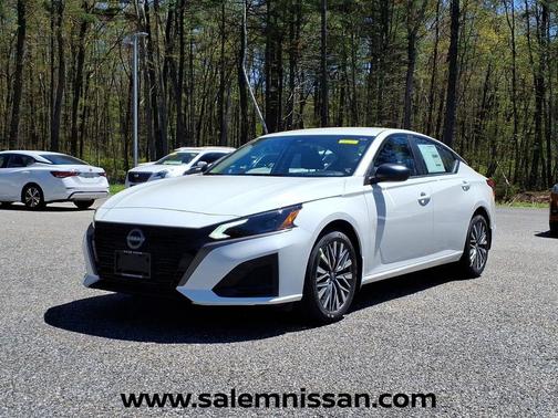 Pearl White Tricoat 2026 Nissan Altima 2.5 SV