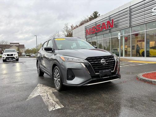 Gun Metallic 2021 Nissan Kicks SR