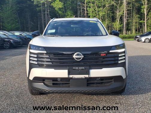 Aspen White Tricoat 2026 Nissan Kicks SR