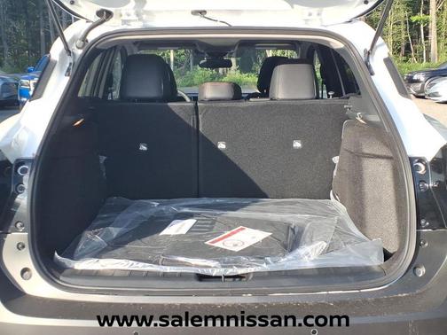 Aspen White Tricoat 2026 Nissan Kicks SR