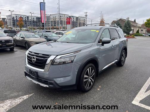 Boulder Gray Pearl 2025 Nissan Pathfinder Platinum 4WD