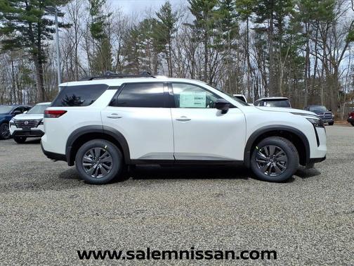 Everest White Pearl Tricoat 2026 Nissan Pathfinder SV