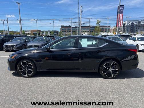 Super Black Clearcoat 2024 Nissan Altima SR Intelligent AWD