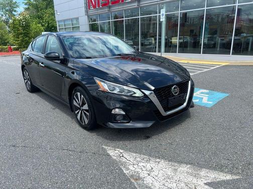 Super Black Clearcoat 2019 Nissan Altima 2.5 SV